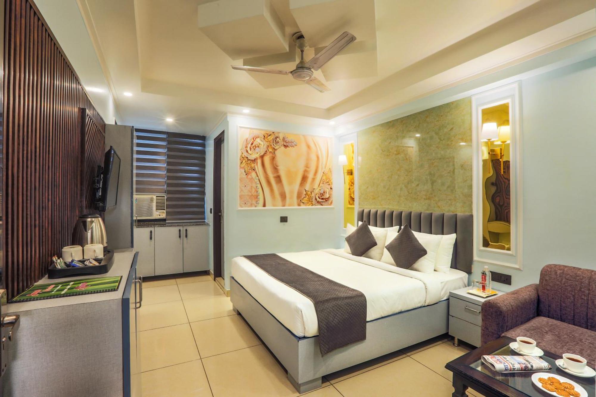 Aerostay Residency Delhi Airport Hotel *